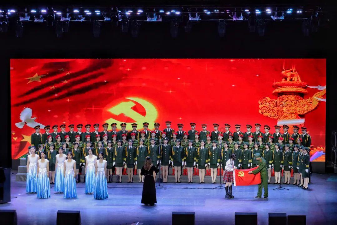 两会新视野 | 王虹:提升改造老旧小区 让百姓“推窗见绿”“出门入园”