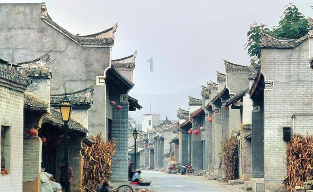 维金斯女友健身照曝光!臀桥力压奥尼尔,周琦看了都得汗颜!